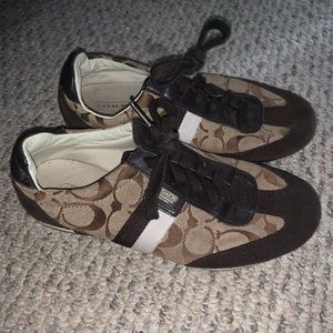 Size 6 coach sneaker